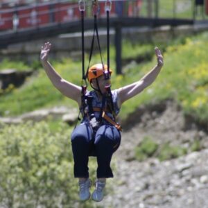 L’estació de Boí Taüll estrena una nova tirolina doble de 200 metres perquè el públic familiar en pugui gaudir aquest estiu 2